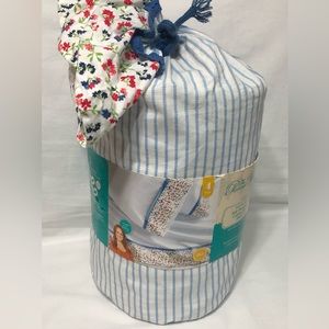 Pioneer Woman Full Size Sheet wildflowers Toss Stripes blue 100% cotton. 4 PCS